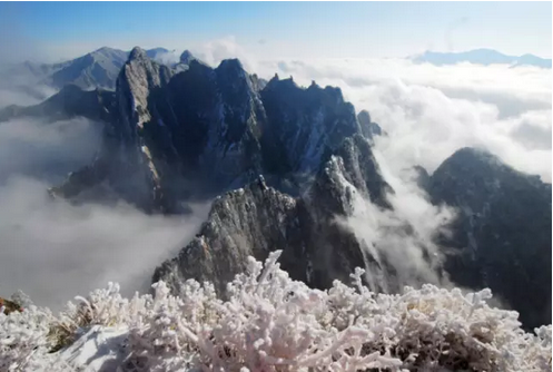 Mount Huashan in White Snow (2)