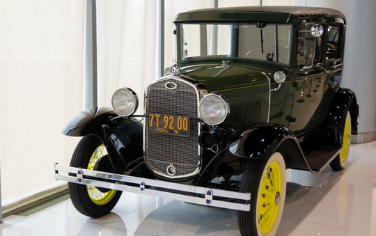 You will be attracted by the classical vintage cars