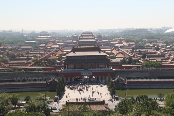 A bird's-eye view of the Forbidden City from the top of the Jingshan Park.