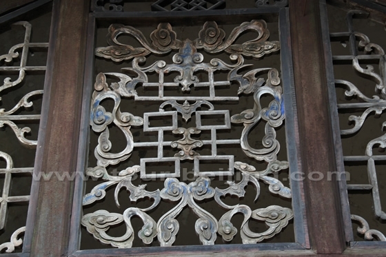 A exquisite frame window, a horizontal wood inscribed board with a Chinese character Double Happiness