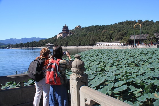 A good spot to take a photo of the Summer Palace