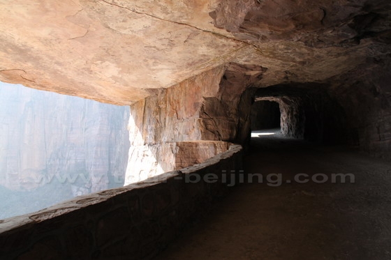 Awe-inspiring drive to Guoliang Village