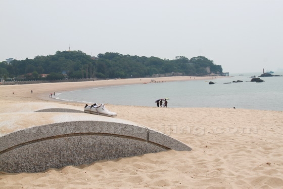 Baicheng Beach by Xiamen University, a paradise for the students and leisure travelers.
