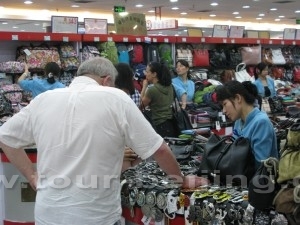 Beijing-Hongqiao-Market-Hongqiao-Pearl-Market-1