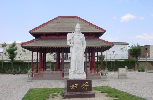 Tomb of Lady Fu Hao Buiral Pit on exhibition