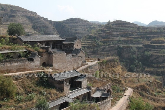 Have a close look at a wealthy two-storey cave dwelling on the east side