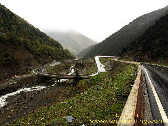 Highway Xinduqiao to Yajiang
