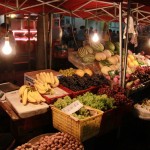 Lanzhou produces a variety of sweet fruits - peach, grapes, melon...