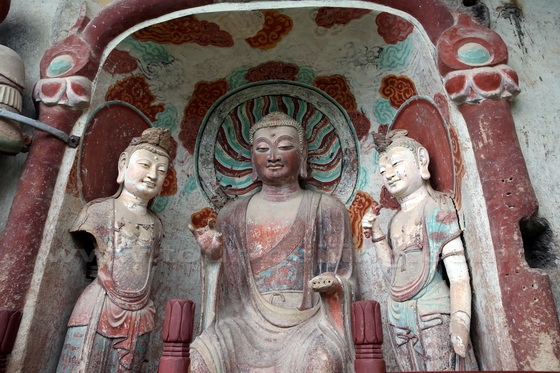Look at the statues inside the Upper Seven Buddha Pavilion