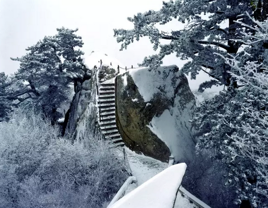 Mount Huashan in White Snow (8） 