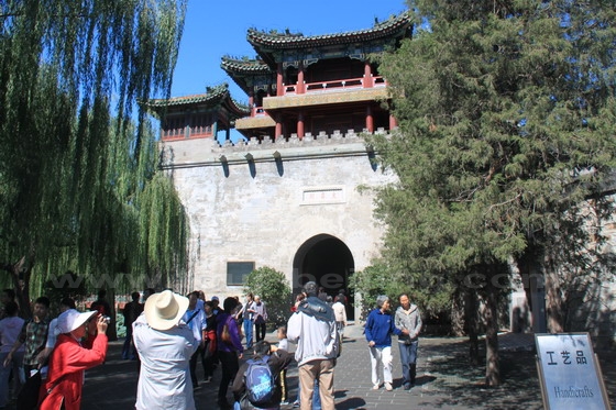 On the route, visit the Wenchang Gallery that is the largest gallery of its kind in the Chinese classical gardens.