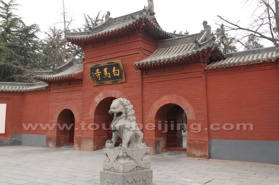 Shanmen Hall means the entrannce to the temple 