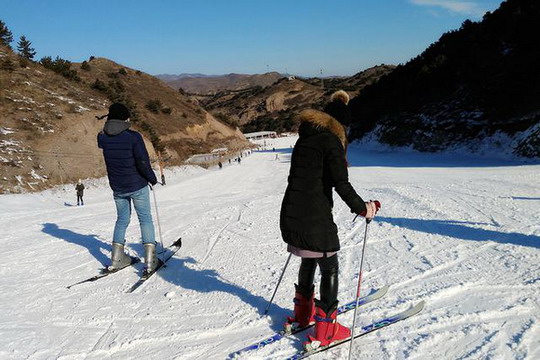 Skiing at Baoyuanshan Ski Resort