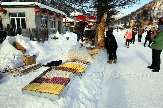 Street vendors are doing business despite of the extreme cold outside