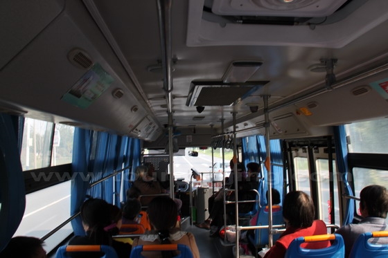 Taking a public bus from Tongli to Jiangze (江泽), 300m away from Zhouzhuang.