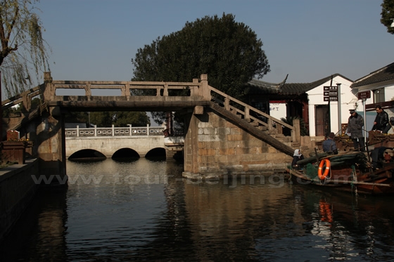 The last bridge on the canal by Xijing Street - Dragon Tail Bridge 