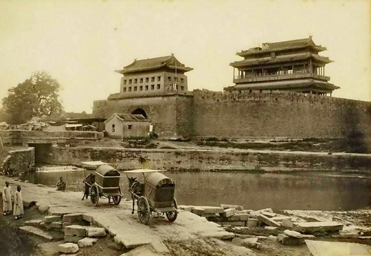The southeast of Yongding Tower gate in 1901