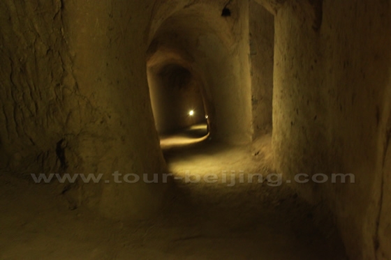 The three layers of tunnels look like a labyrinth.
