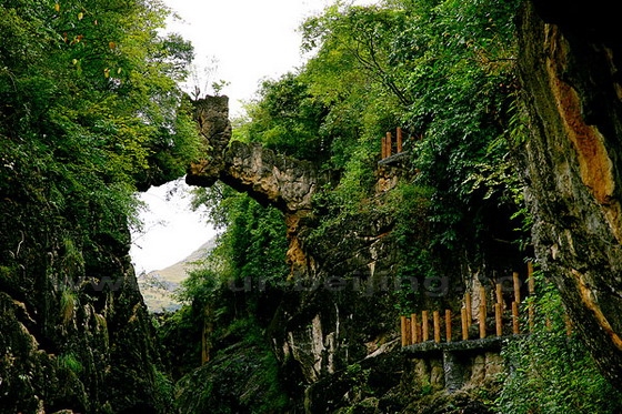 Tianxionqiao Scenic Area