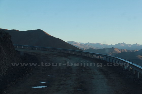 We were elevated little by little towards the azure sky and the pass