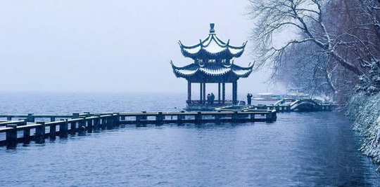 Snow scene at  Changqiao Park along West Lake