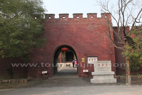 the real entrance facing south to the temple itself.