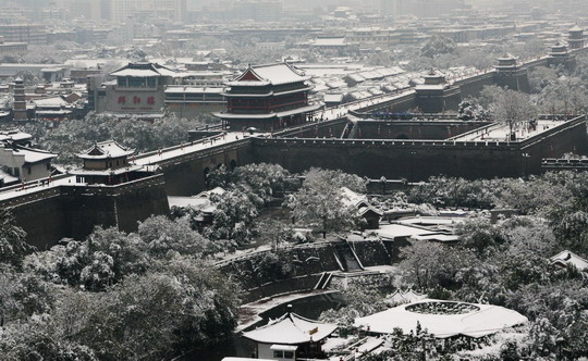 Xian's beauty falls on the cold and snowy winter.