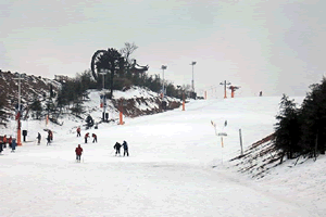 金鼎湖滑雪场