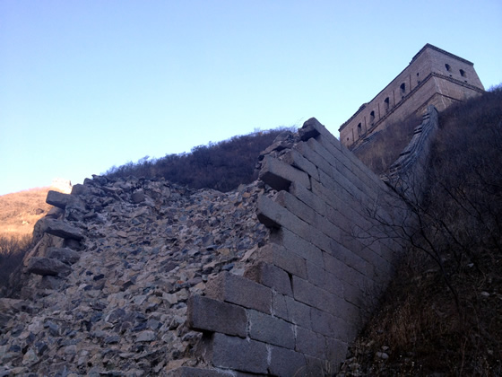 The ruined west side leads up to Shixiaguan Great Wall
