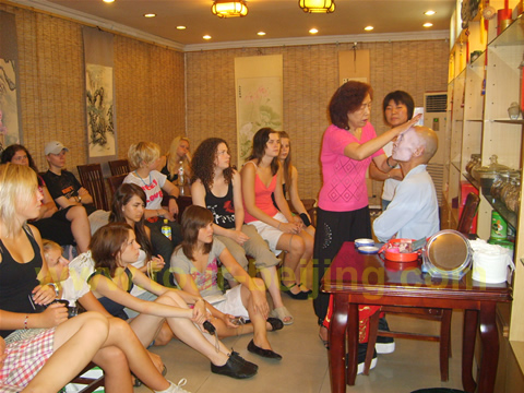 Beijing ( Peking ) opera
