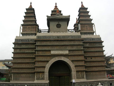 Five Pagoda Temple (Wuta Si)