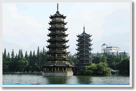 Stroll around Shan Lake and Rong Lake in Guilin