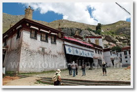 Beijing Xian Chengdu Lhasa Shanghai 14-Day Tour