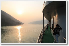 Beijing Xian Yangtze River Shanghai 12 Day Rail Tour