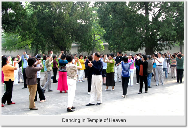 Dancing in Temple of Heaven
