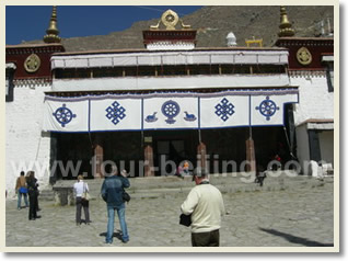 Beijing Lhasa Xian Shanghai 11 Day Tour