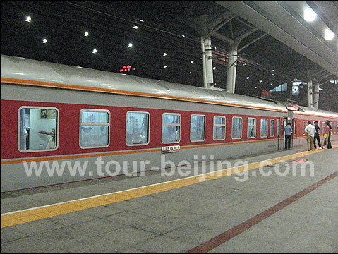 K179, Beijing Xi to Zhengzhou, 10.38pm—07.10am
