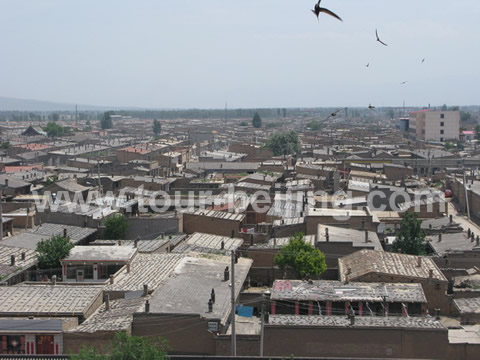 A bird-eye view of the surrounding old houses.