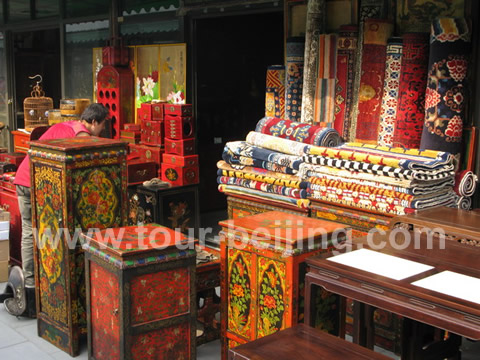 More photos of Panjiayuan market taken on my recent trip