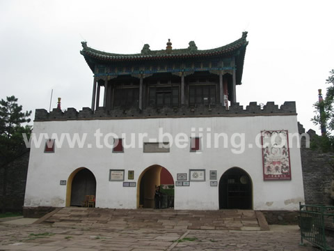 The main entrance to the Ximu Fushou Temple
