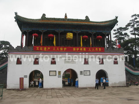 The Han-Tibetan Style main entrance to Putuo Zongchen Temple ( Little Potala Palace )