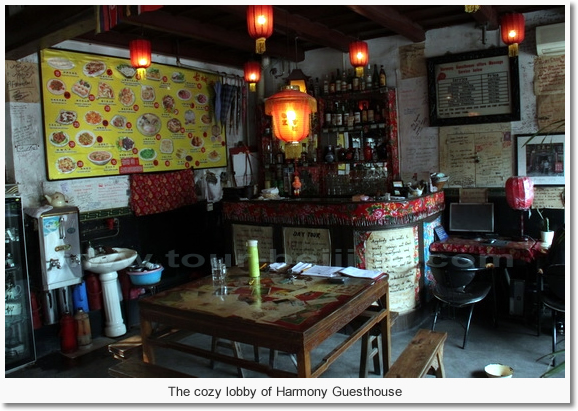 The cozy lobby of Harmony Guesthouse