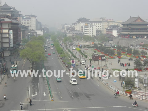 Looking from the bell tower, on the west is the Xian Xidajie - the main street in Xian, the most valuable and traditional Chinese street with many attractions. One is the Drum Tower.