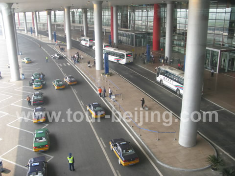 The first floor is for Airport shuttle bus and taxi. There are shuttle buses connecting terminal 1, terminal 2 and terminal 3