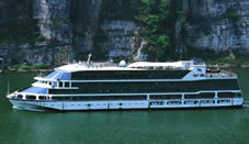 Oriental Royal Cruises : the "East King" and the "East Queen"