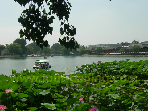 Beijing boat cruising on the Shichahai Lake