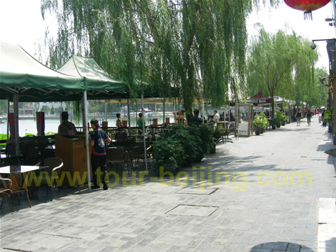 Beijing boat cruising on the Shichahai Lake