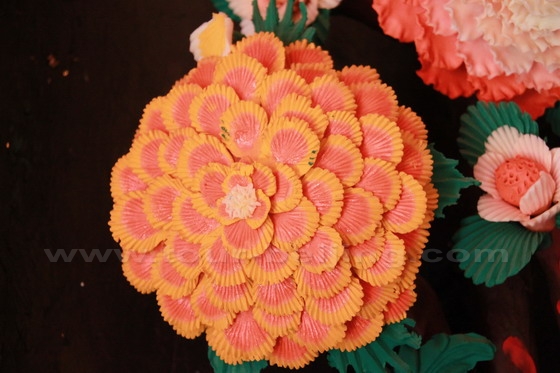A close look at a yak butter flower sculpture