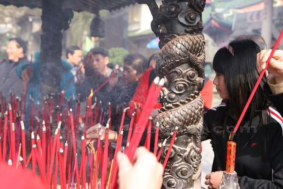Burning incenses for good scores