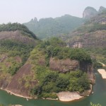 Enjoy the views while hiking, the 6th bend of the Nine Bend River below Tianyou Peak